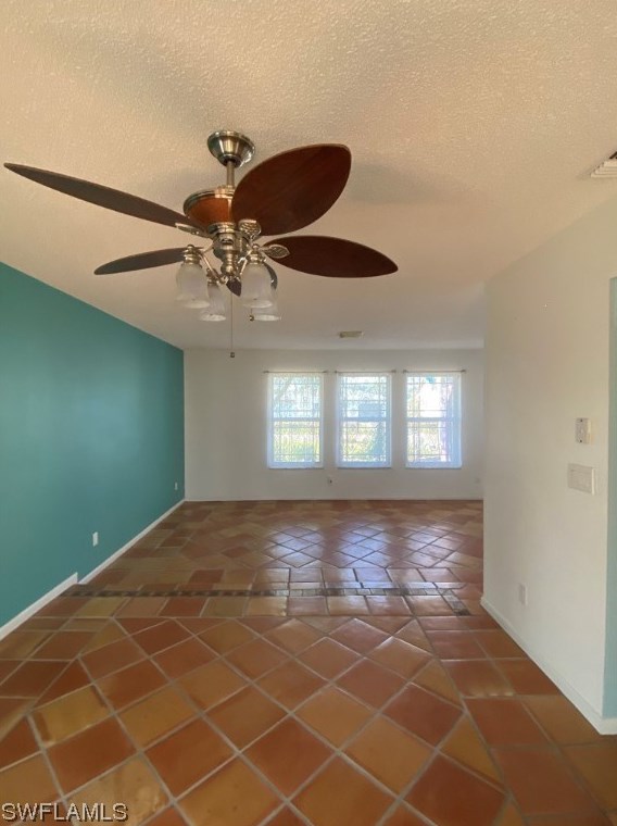 702 Se 36th St, Cape Coral, FL 33904