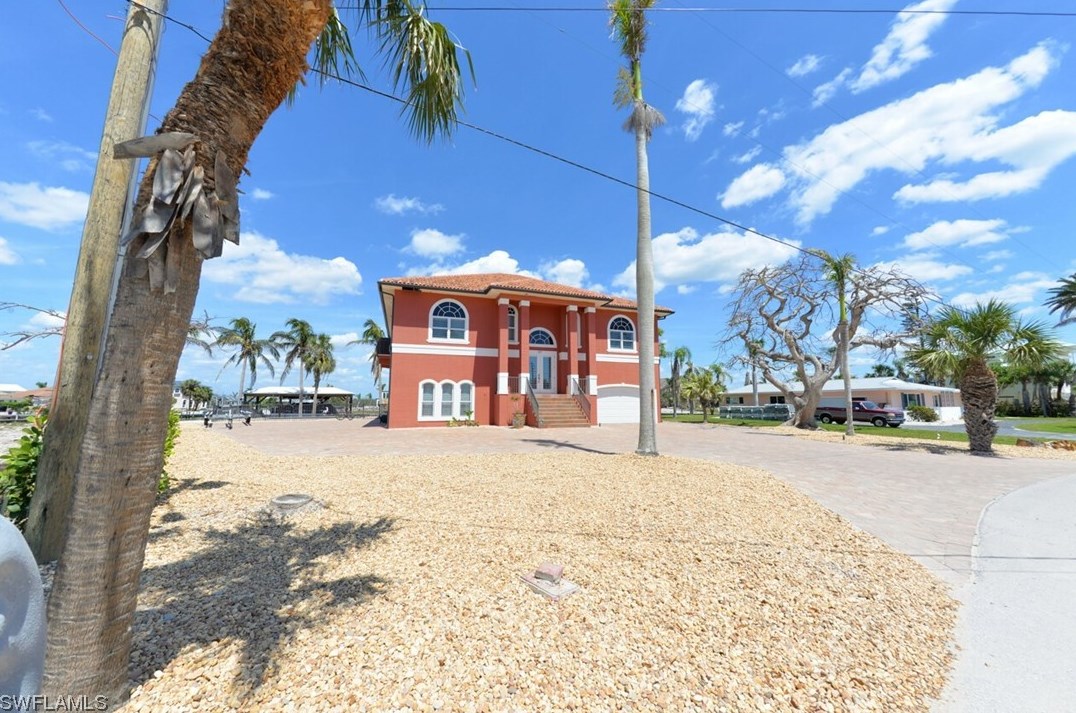 291 Randy Ln, Fort Myers Beach, FL 33931