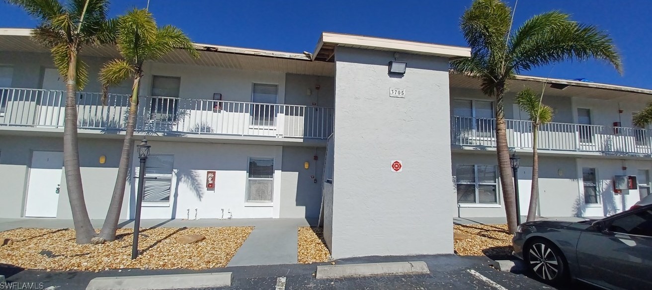 3705 Country Club Blvd #2, Cape Coral, FL 33904