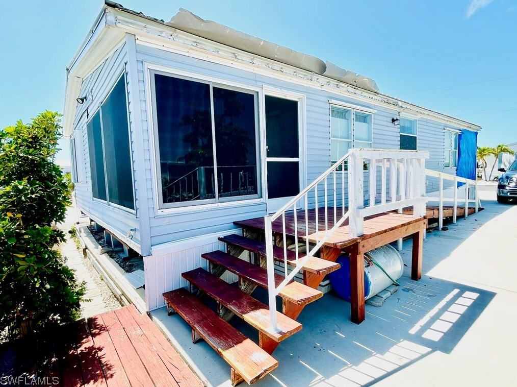 3062 Skipper Ln, Saint James City, FL 33956