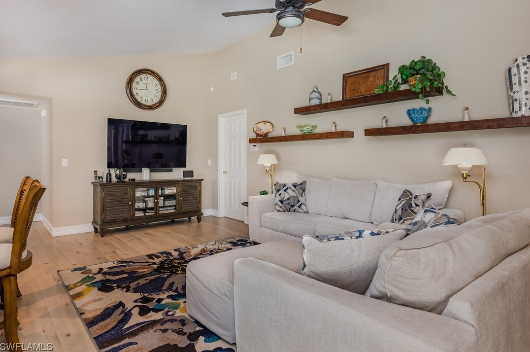 6626 Kestrel Cir, Fort Myers FL  33966-1365 exterior