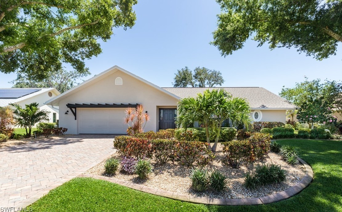 6626 Kestrel Cir, Fort Myers FL  33966-1365 exterior