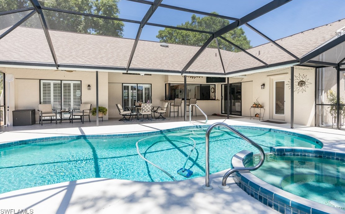 6626 Kestrel Cir, Fort Myers FL  33966-1365 exterior