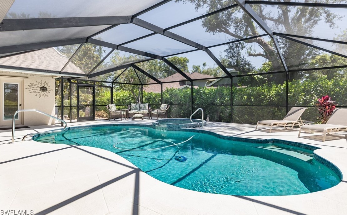 6626 Kestrel Cir, Fort Myers FL  33966-1365 exterior