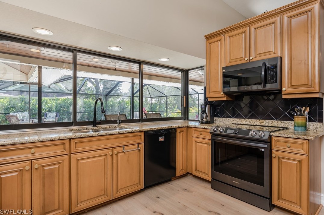 6626 Kestrel Cir, Fort Myers FL  33966-1365 exterior