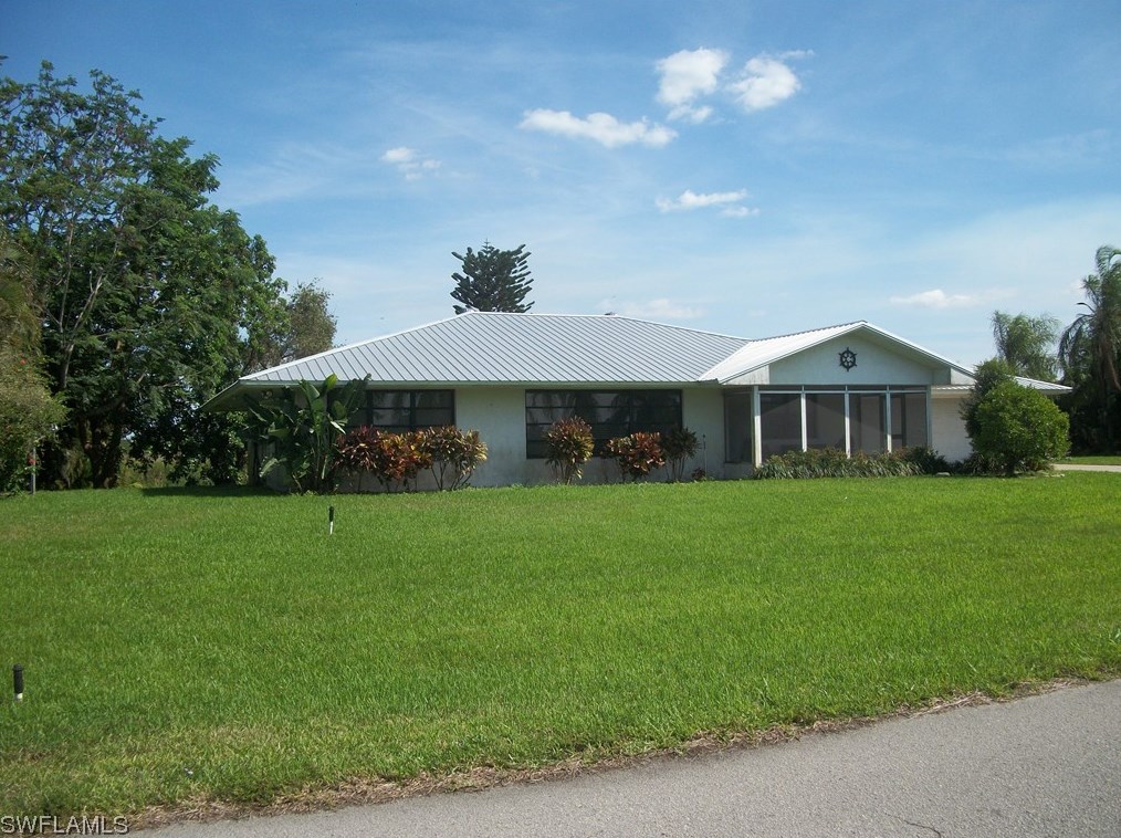 1213 River Rd, Moore Haven, FL 33471