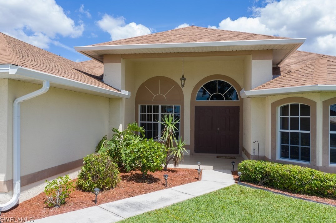 401 19th Ter, Cape Coral, FL 33909-5234