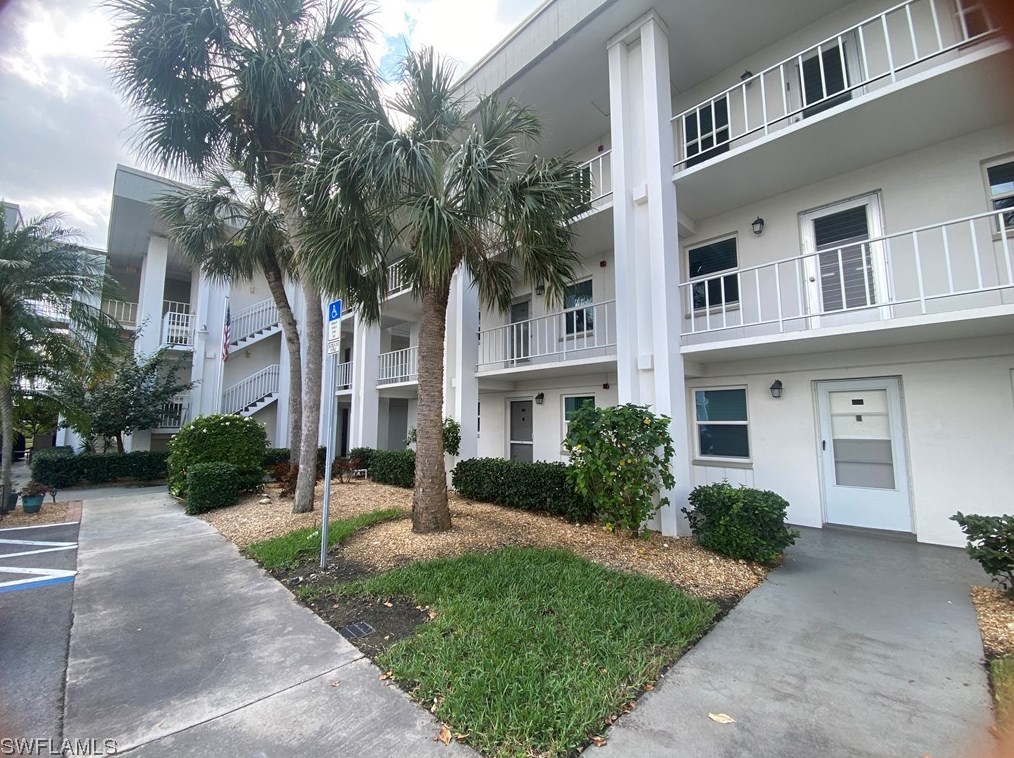 1724 Pine Valley Dr #102, Fort Myers, FL 33907