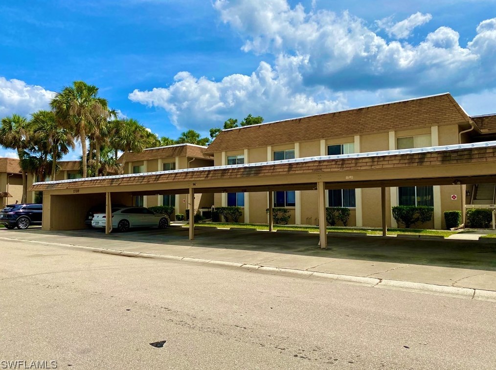 1739 Golf Club Dr, Fort Myers, FL 33903-4627