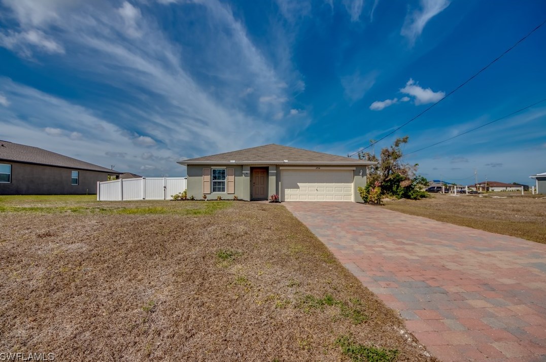 3754 14th Pl, Cape Coral, FL 33909-6472
