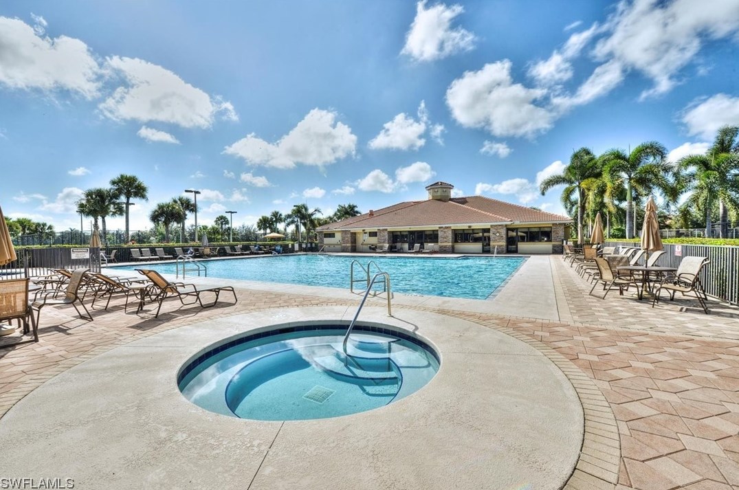 9772 Blue Stone Cir, Fort Myers FL  33913-6723 exterior