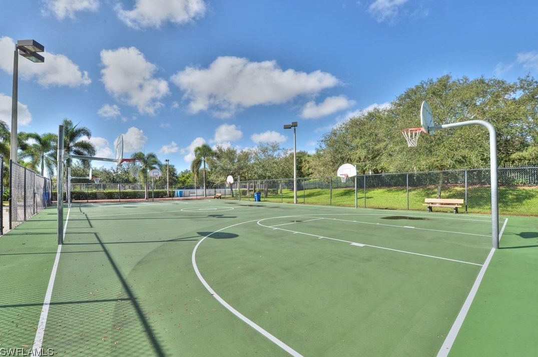 9772 Blue Stone Cir, Fort Myers FL  33913-6723 exterior