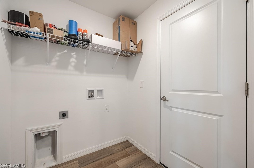 2604 5th Ave, Cape Coral FL  33909-8843 exterior