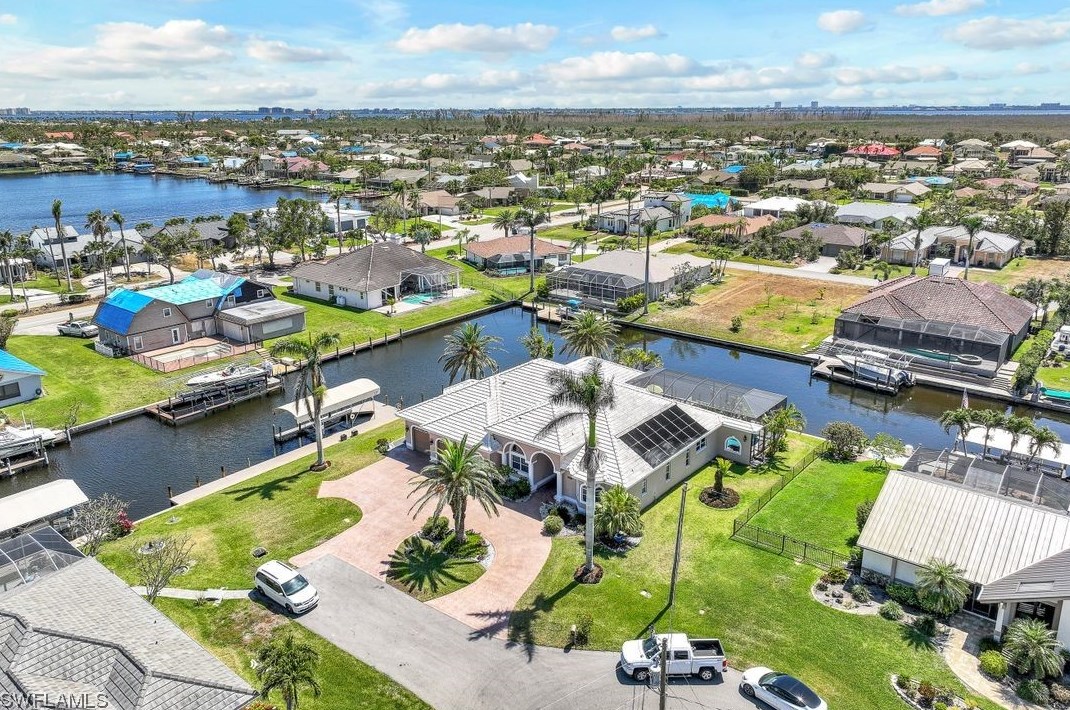 5343 8th Pl, Cape Coral, FL 33914-7046