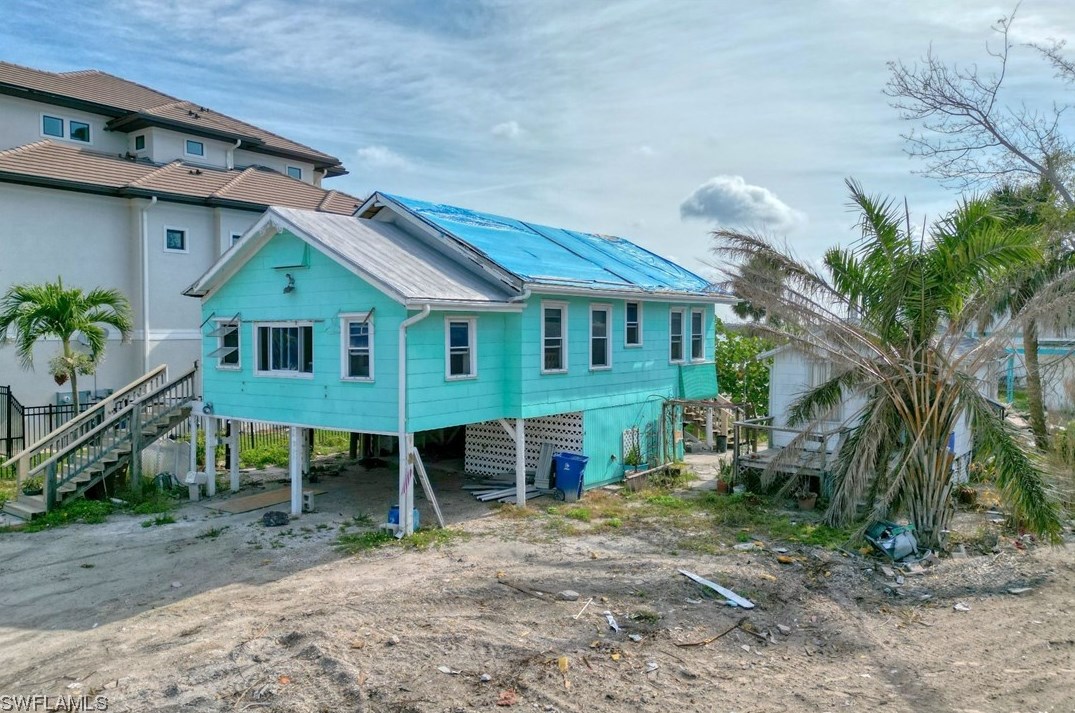 270 Miramar St, Fort Myers Beach, FL 33931