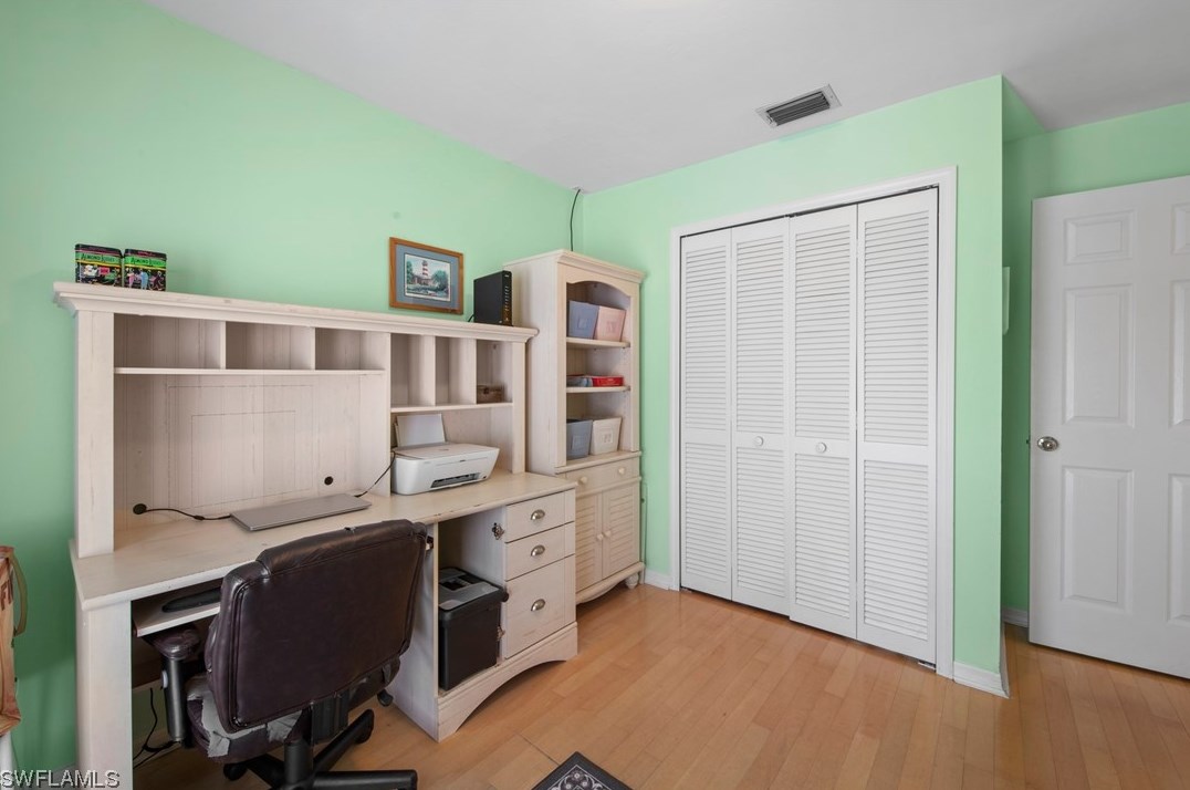 5470 Harbour Castle Dr, Fort Myers FL 33907-7846 exterior