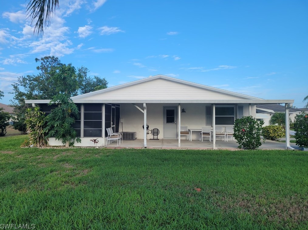 4 Dutch Iris Ln, Lehigh Acres, FL 33936