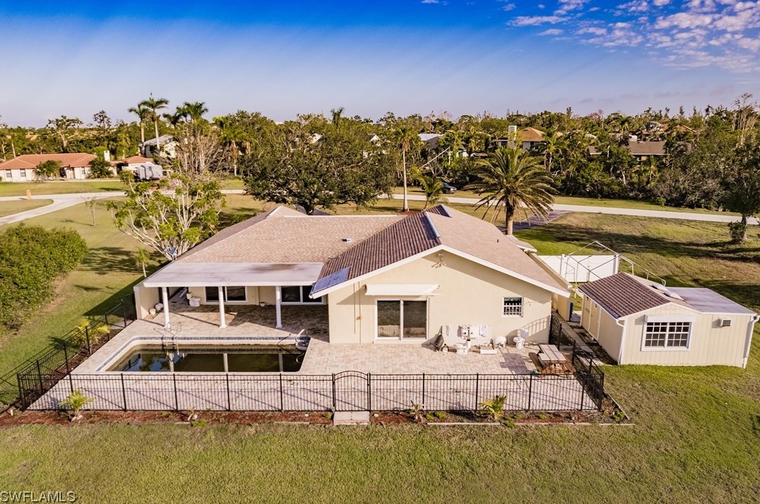 7263 Lake Dr, Fort Myers, FL 33908-4117
