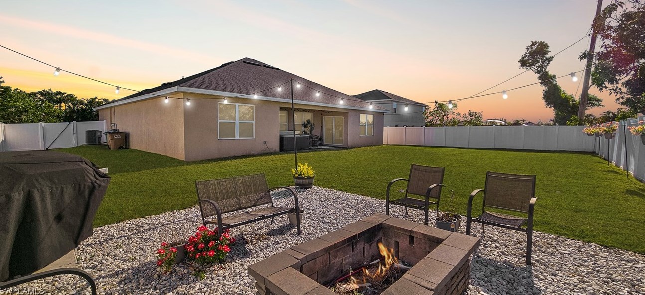 221 21st Ter, Cape Coral, FL 33990-4314