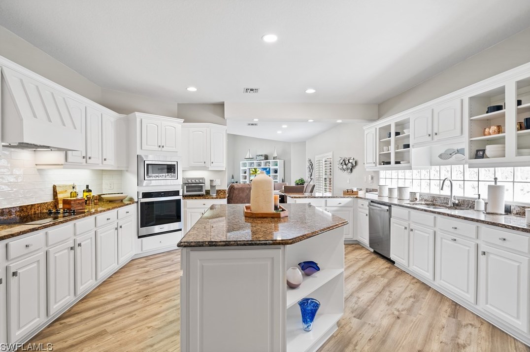 15071 Intracoastal Ct, Fort Myers FL  33908-6807 exterior