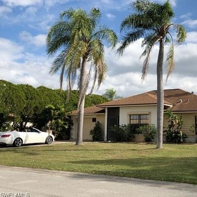 14 Lorelei Ave, Lehigh Acres, FL 33936