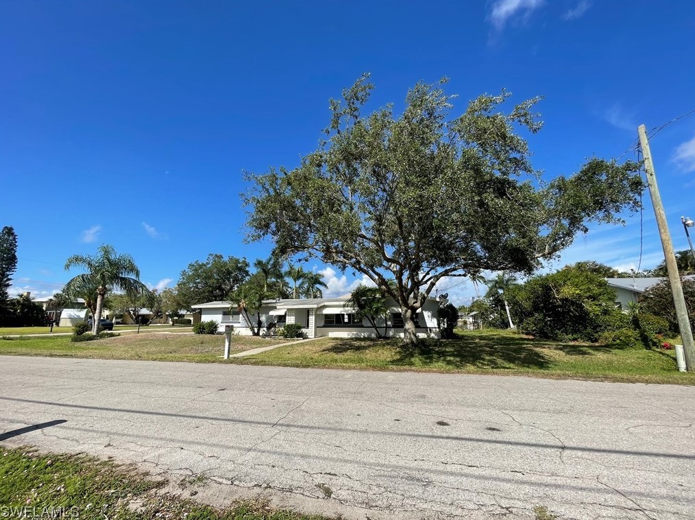 2231 Randolph Dr, Fort Myers FL  33905-4751 exterior