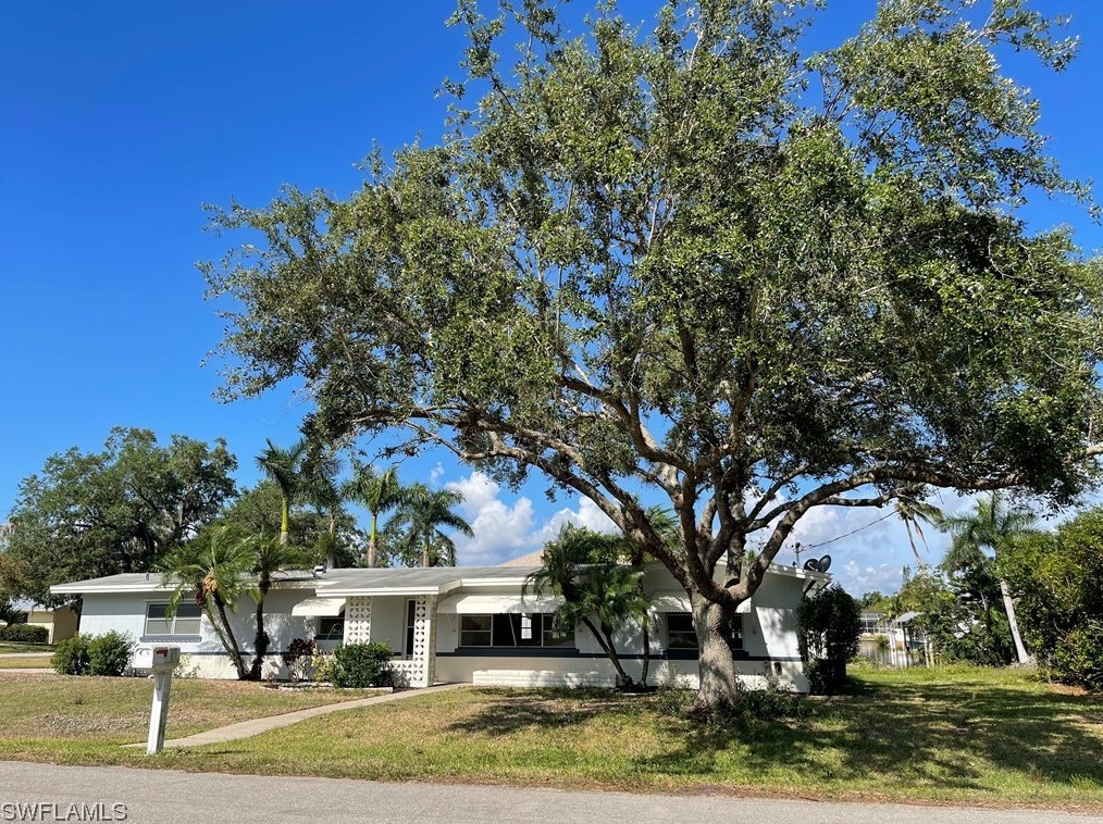 2231 Randolph Dr, Fort Myers FL  33905-4751 exterior