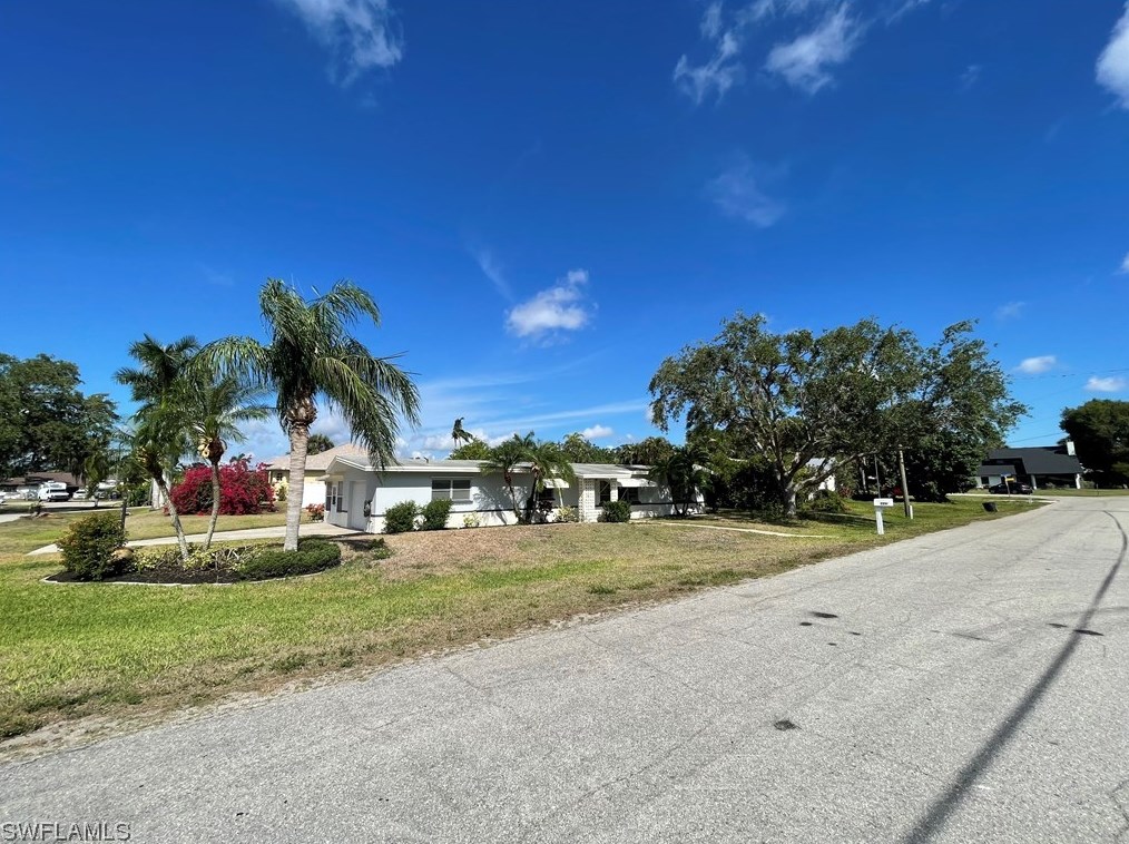 2231 Randolph Dr, Fort Myers FL  33905-4751 exterior
