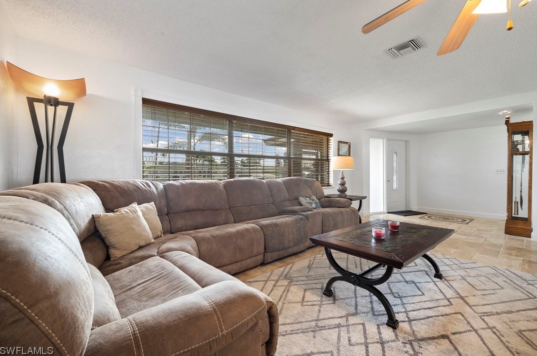 3922 9th Ct, Cape Coral, FL 33904-5213