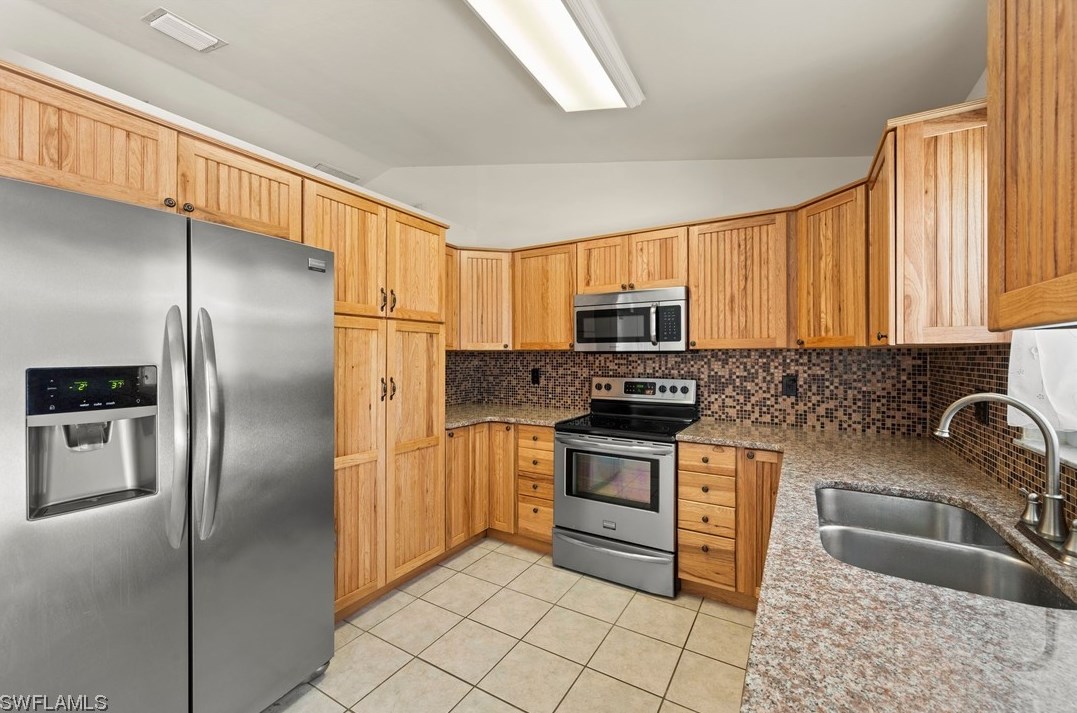 15623 Sunny Crest Ln, Fort Myers, FL 33905-2446