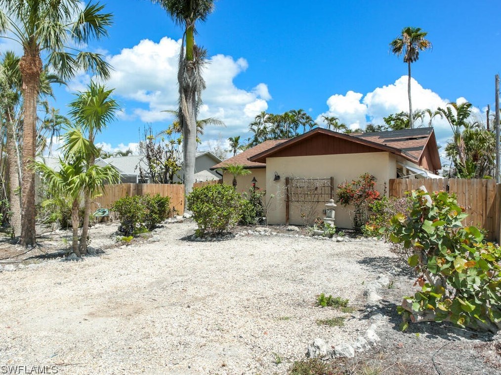 530 Piedmont Rd, Sanibel, FL 33957