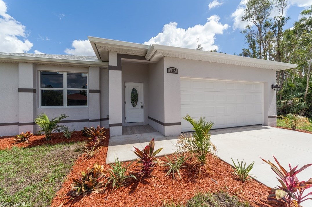 702 Fargo Dr, Fort Myers, FL 33913-7505