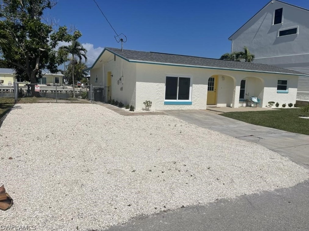 2742 Bruce St, Cape Coral, FL 33993