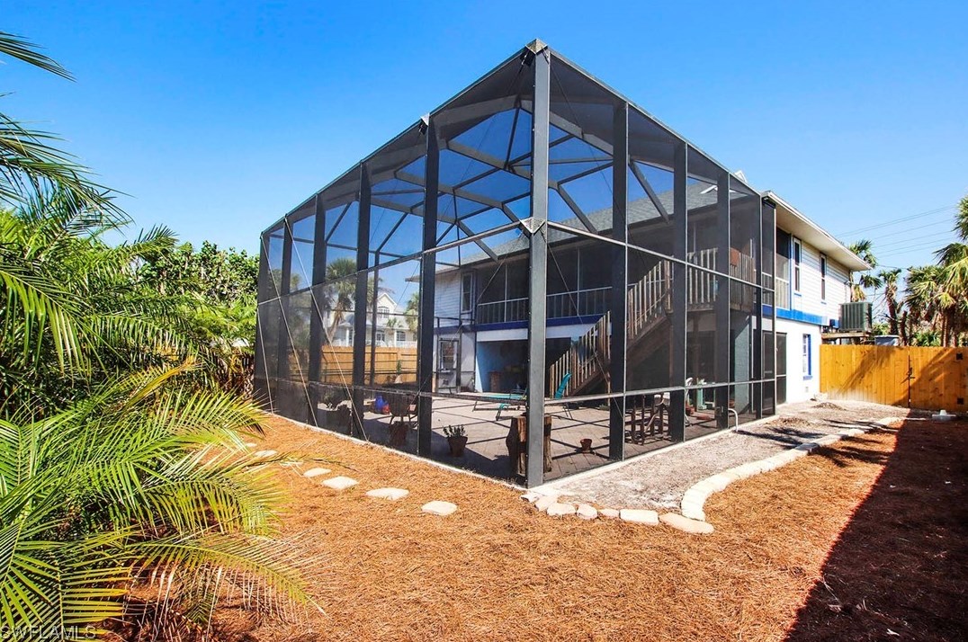 9210 Dimmick Dr, Sanibel, FL 33957