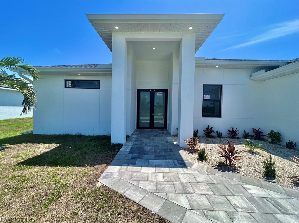 363 24th Ct, Cape Coral, FL 33991-1231