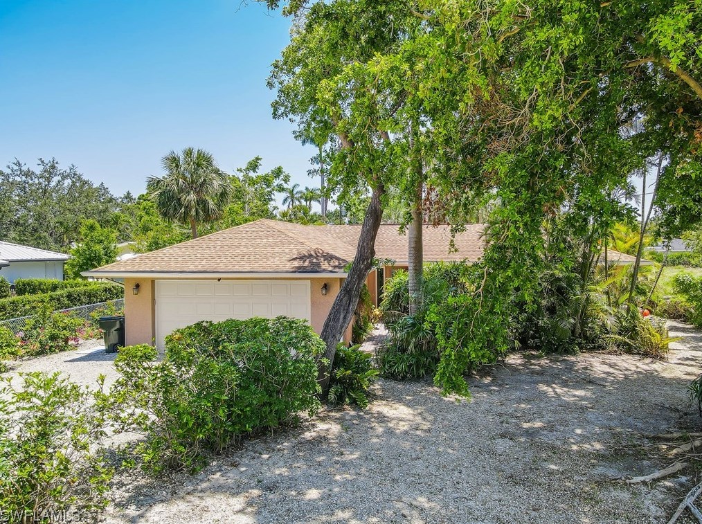 8761 Cajuput Cv, Fort Myers, FL 33919-1843