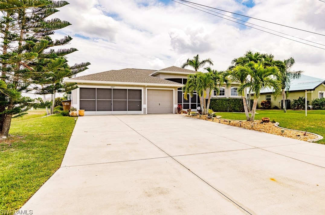 2727 45th Pl, Cape Coral, FL 33993-8015