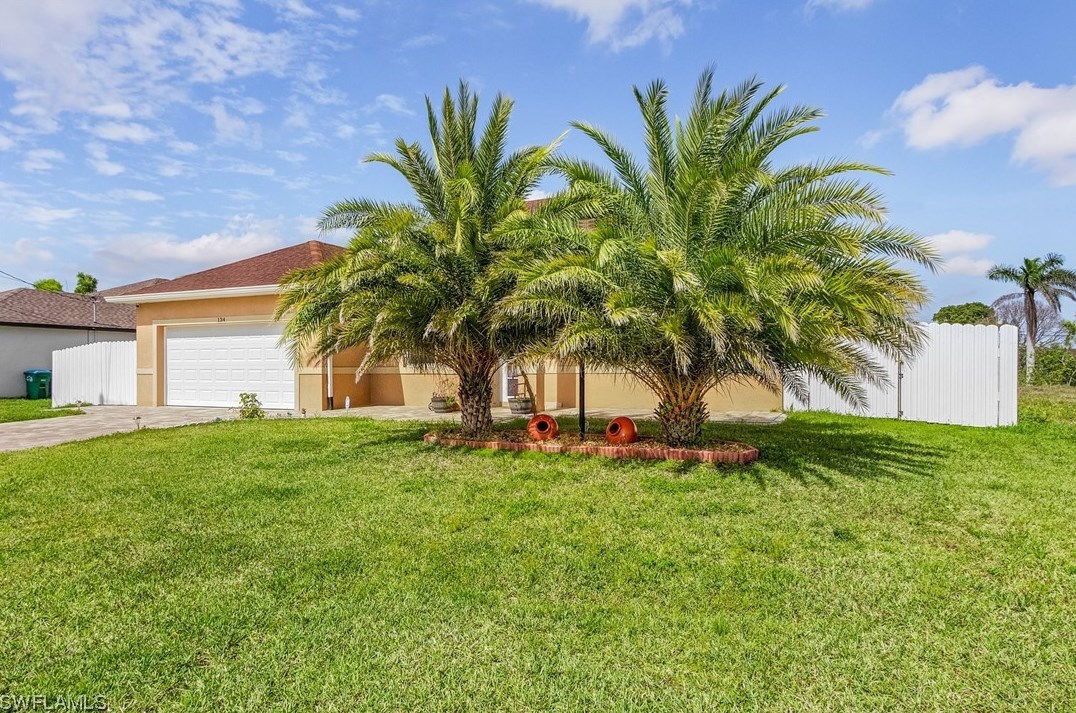 134 5th Ave, Cape Coral FL  33909-2535 exterior