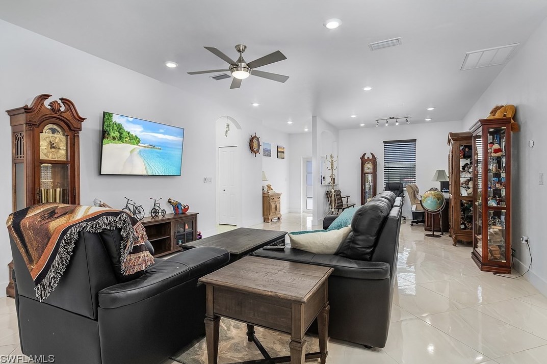 134 5th Ave, Cape Coral FL  33909-2535 exterior