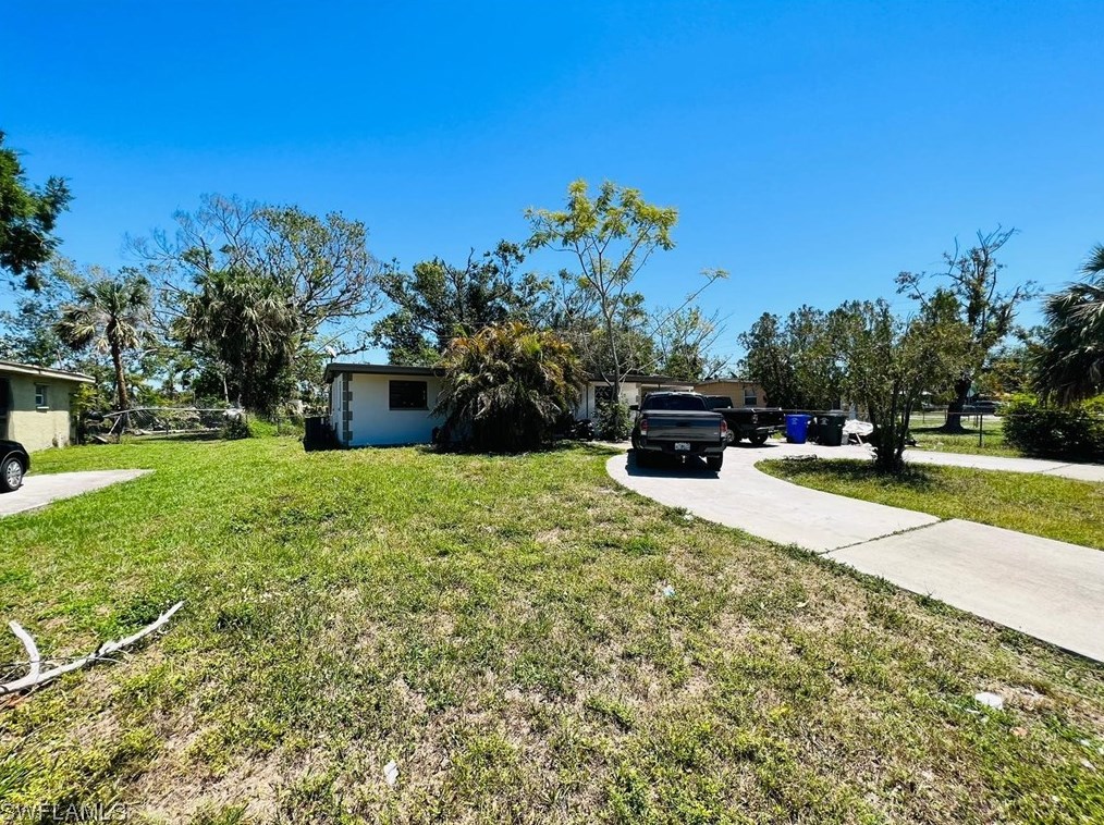 1533 Brookhill Dr, Fort Myers, FL 33916-2106