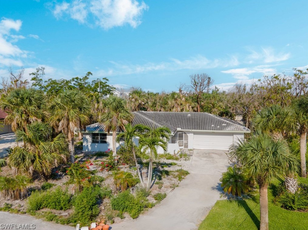 586 Boulder Dr, Sanibel, FL 33957