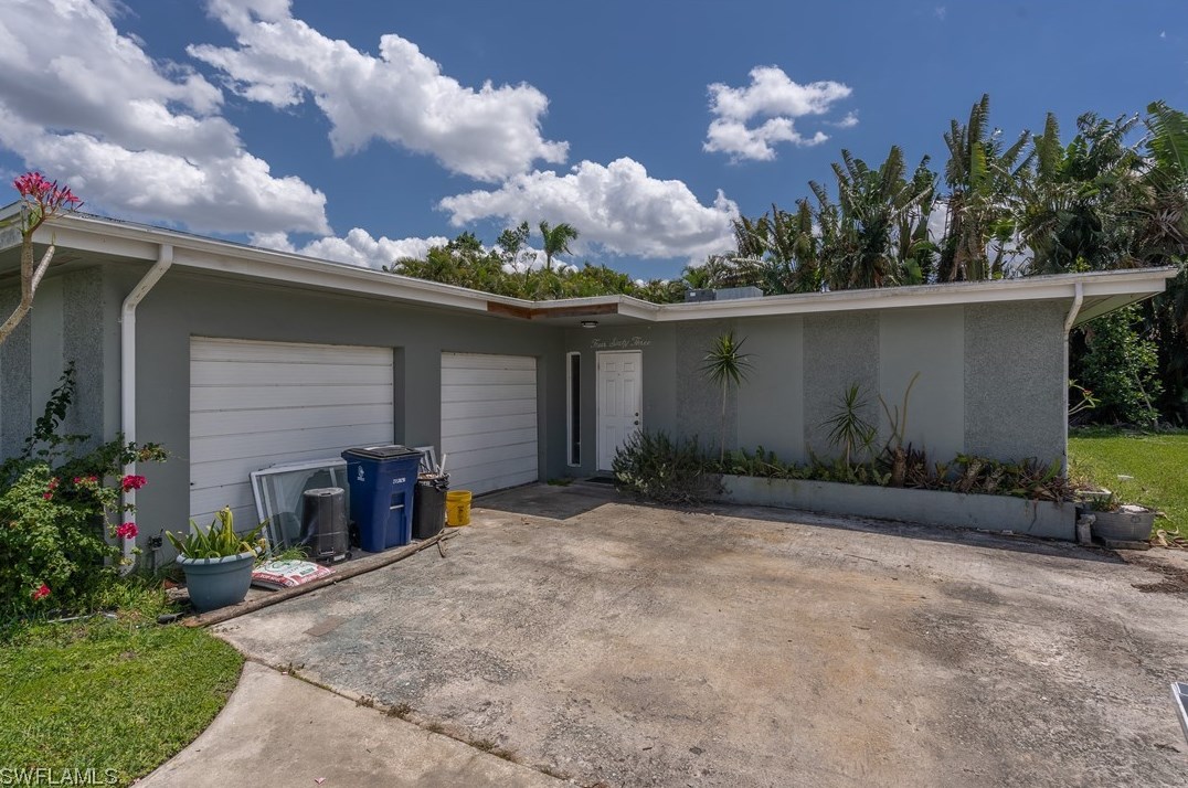463 Grenier Dr, Fort Myers, FL 33903-4310