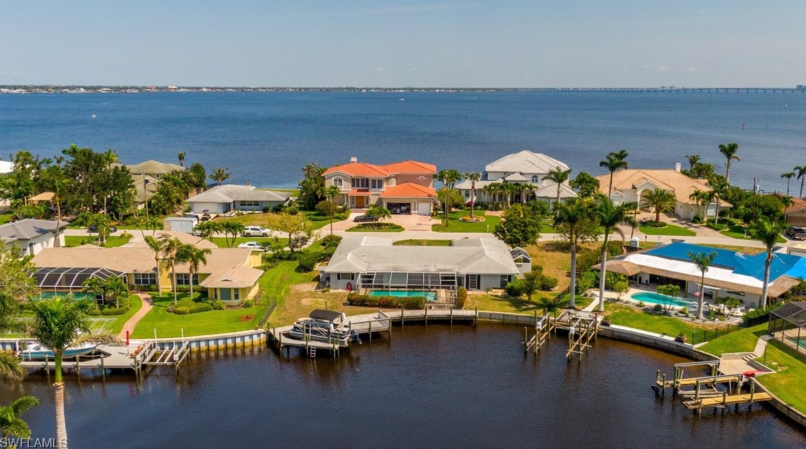 420 Keenan Ave, Fort Myers, FL 33919-3120