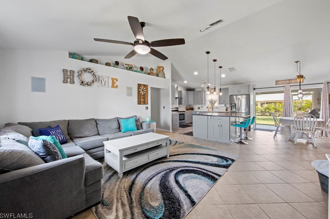 121 12th Ln, Cape Coral, FL 33909-1202