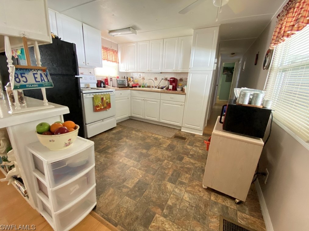 117 Conestoga Trl, Fort Myers, FL 33917-3051