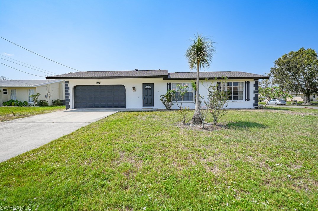 1104 17th Ter, Cape Coral, FL 33990-4514