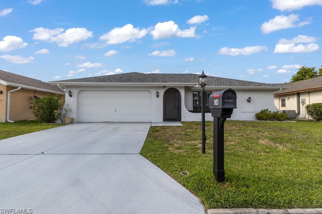 9825 Wildginger Dr, Fort Myers, FL 33919-4928