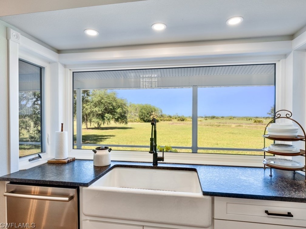 18731 Fichters Creek Ln, Alva FL  33920-3232 exterior