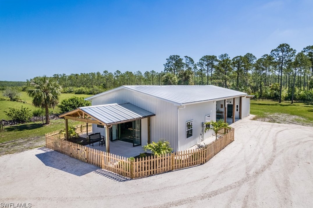 18731 Fichters Creek Ln, Alva FL  33920-3232 exterior