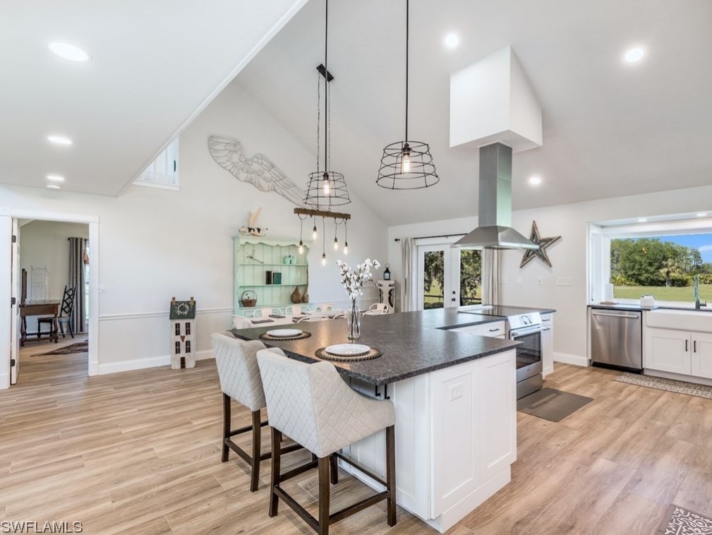 18731 Fichters Creek Ln, Alva FL  33920-3232 exterior